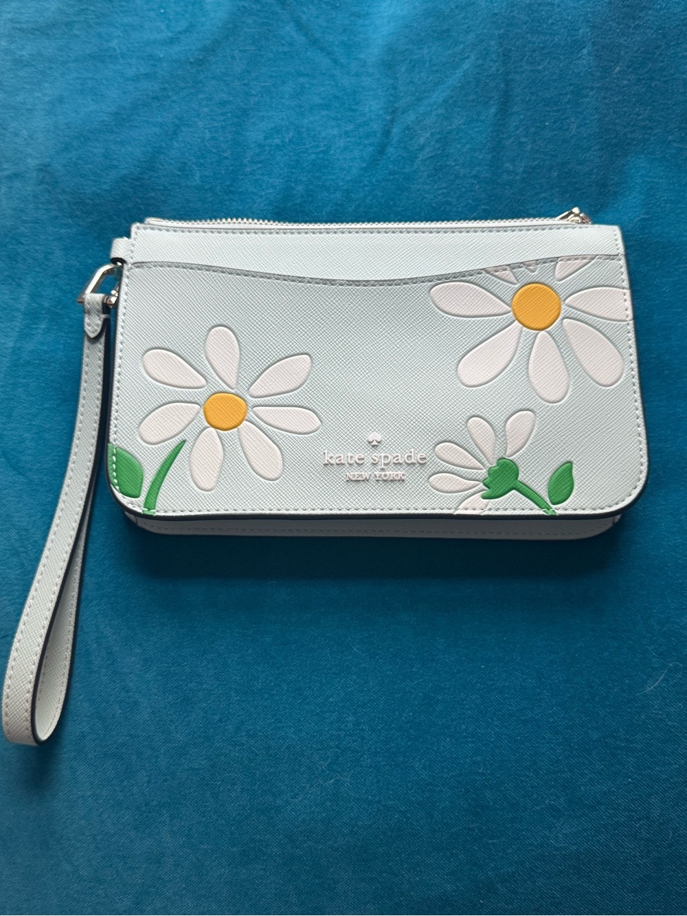 kate spade Day Tripper Daisy Wristlet